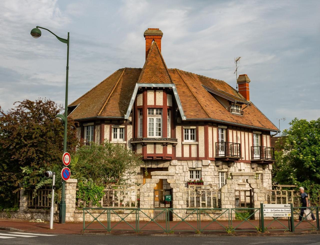 Apakabar Homestay - Proche Gare Melun, Parking Prive, Netflix La Rochette  Bagian luar foto